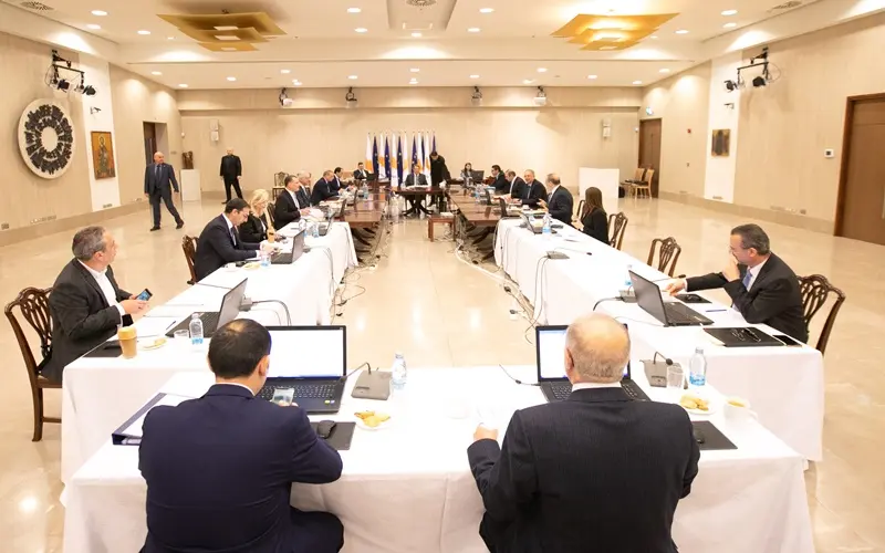 Μπαίνει η σφραγίδα για χαλάρωση των μέτρων