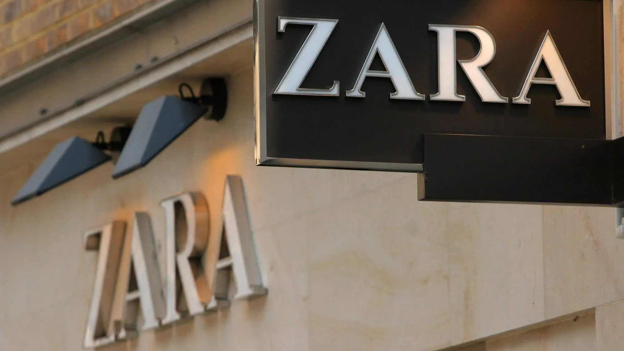 Inditex (Zara): Η παγκόσμια πρωταθλήτρια της μόδας κάνει θεαματικό comeback στο χρηματιστήριο