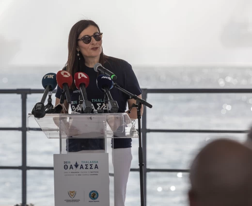 Ευκαιρίες στη θάλασσα και στη στεριά προσφέρει η ναυτιλία, λέει η Μ. Χατζημανώλη