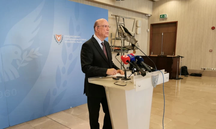 Παρουσιάστηκε ο προϋπολογισμός του 2027 στην Επιτροπή Οικονομικών - Τι δήλωσε ο ΥΠΟΙΚ μετά τη συνεδρία