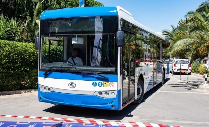 EY για λεωφορεία Λ/σίας: Λανθασμένα ωράρια, αλαλούμ πληροφόρησης κι άλλες αδυναμίες