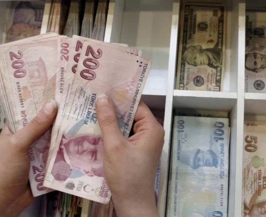 Τουρκία: Η κεντρική τράπεζα επιταχύνει την υποτίμηση της λίρας για να αποφύγει μεγαλύτερη πτώση στο μέλλον
