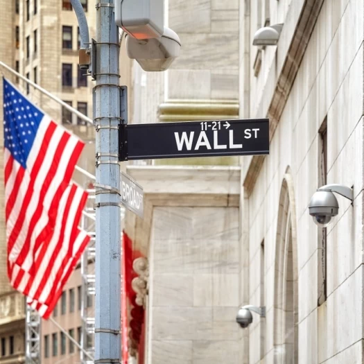 Wall Street: Ισχυρή αντίδραση μετά το τεχνολογικό sell off – Στο επίκεντρο τα αποτελέσματα Meta και Tesla