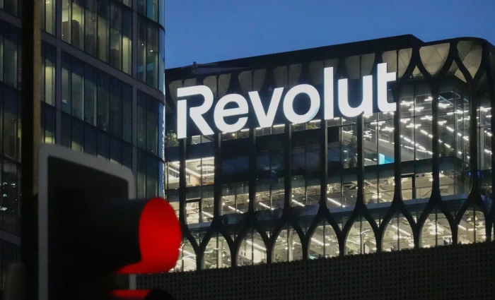 Έπεσε η Revolut, προβλήματα σε όλο τον κόσμο στην πρόσβαση στους λογαριασμούς