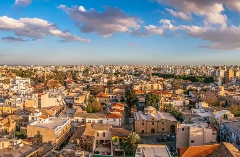 Ξανά στο τραπέζι η αγορά γης από αλλοδαπούς – Σπρώχνει για νομοσχέδιο η Βουλή