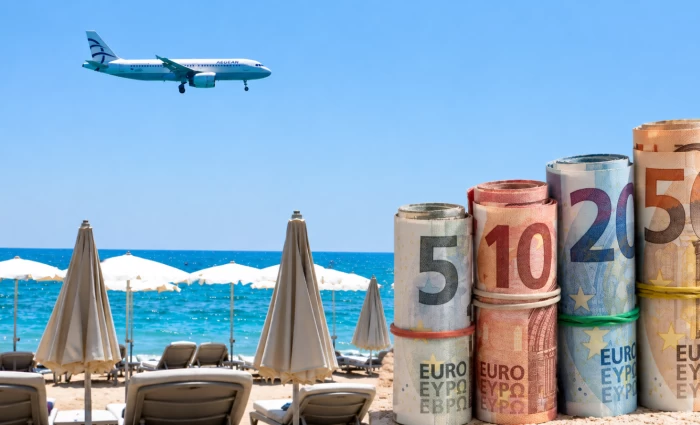 Περισσότερα άφησαν οι τουρίστες τον Ιούλιο - Πάνω από €920 η μέση δαπάνη ανά επισκέπτη