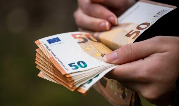 Έριξε ταχύτητα η αύξηση μισθών το δεύτερο 3μηνο – Στα €2.548 οι μέσες απολαβές