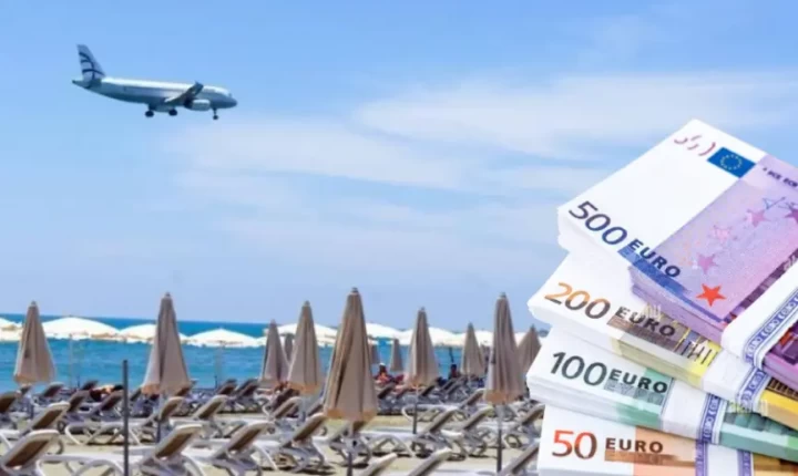 Έσοδα €2,3 δισ. από τουρισμό το 8μηνο- Περιορίστηκε στο 6,2% η χασούρα από πέρσι