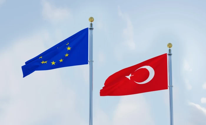 ΕΕ για Τουρκία: Με τον περιορισμό των δικαιωμάτων απομακρύνεται από το ευρωπαϊκό της σχέδιο