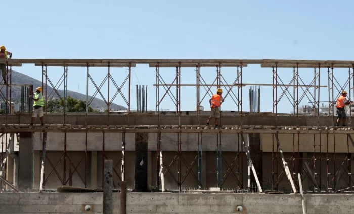 Ακριβότερες κατά 4,9% οι κατασκευές σε ετήσια βάση