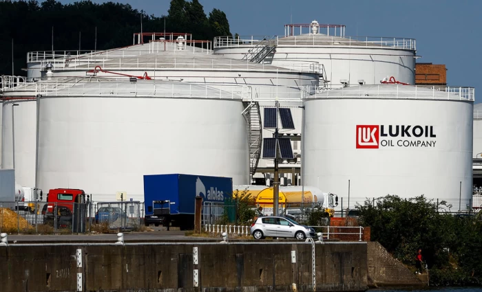 Lukoil: Ζημιές απομείωσης 19,8 δισ. δολαρίων από ξένα assets