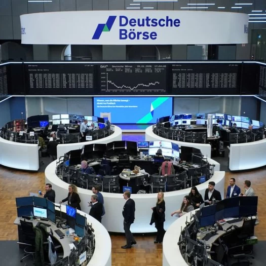 Ο Τραμπ πρασινίζει τα ευρωπαϊκά ταμπλό με ράλι στις ταξιδιωτικές μετοχές – Πτώση 8% στις τιμές του brent