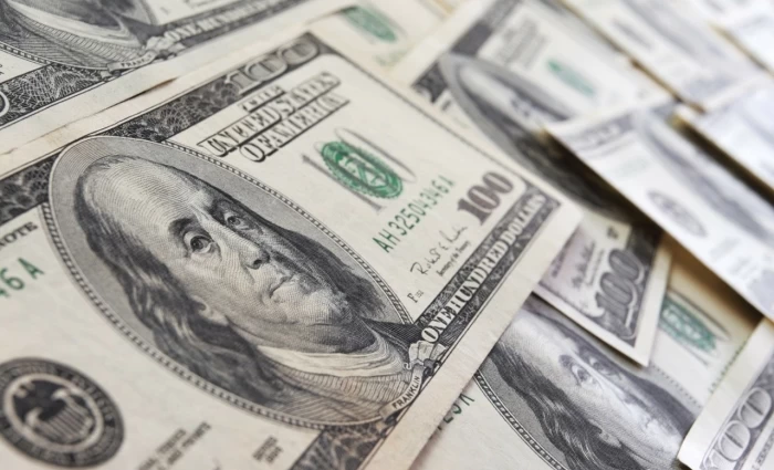 Σε νέο υψηλό έτους το δολάριο: Ο πόλεμος ΗΠΑ-Ιράν ενισχύει το ασφαλές καταφύγιο