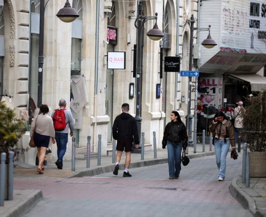 Πόσο επηρεάζει ο πόλεμος στο Ιράν το τουριστικό ενδιαφέρον ενόψει καλοκαιριού σε Κύπρο και Ελλάδα;