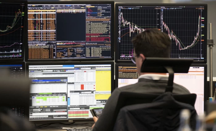 Ήπιες μεταβολές στα ευρωπαϊκά χρηματιστήρια με το βλέμμα στη Μέση Ανατολή