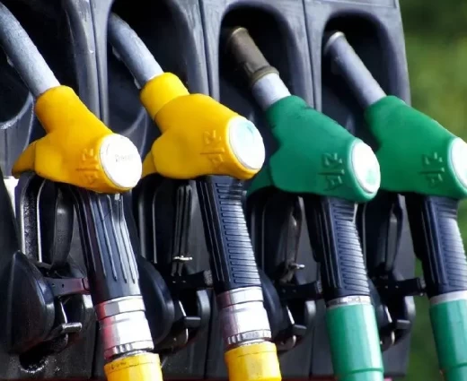 Οριακή άνοδος 0,1% στις πωλήσεις πετρελαιοειδών τον Φεβρουάριο 2026