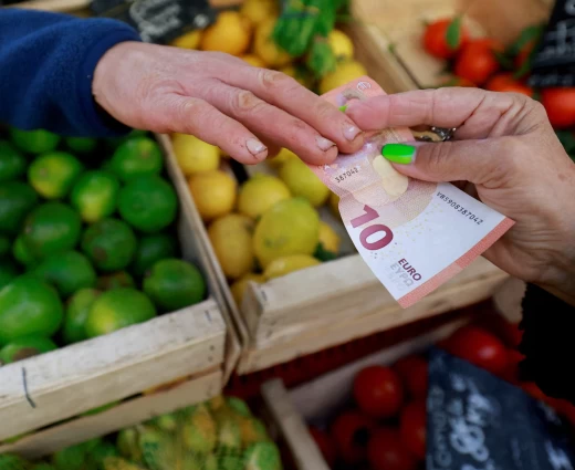 Ευρωζώνη: Ανησυχία των καταναλωτών για τον πληθωρισμό λόγω του πολέμου στη Μ. Ανατολή