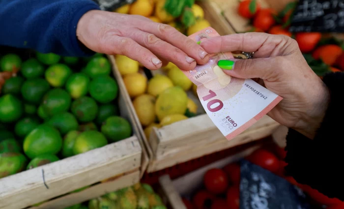 Ευρωζώνη: Ανησυχία των καταναλωτών για τον πληθωρισμό λόγω του πολέμου στη Μ. Ανατολή