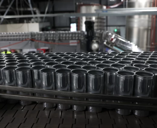 Το Ιράν απειλεί να στραγγίξει τον πλανήτη (και) από αλουμίνιο