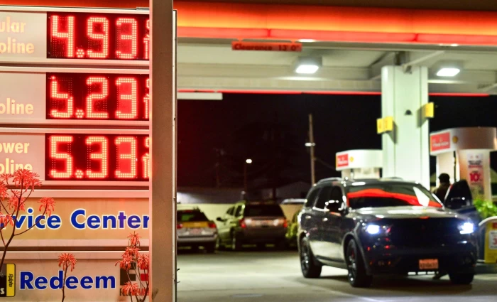 Τιμές καυσίμων: Οι 5 λόγοι που δεν θα πέσει άμεσα η τιμή της βενζίνης στις ΗΠΑ παρά την εκεχειρία με το Ιράν