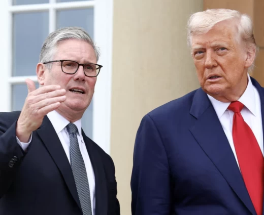 Ιράν: Στάρμερ και Τραμπ συζήτησαν για τη ναυσιπλοΐα στα Στενά του Ορμούζ