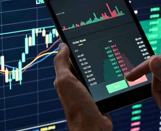 Άνοδος στην Ασία παρά τον αποκλεισμό στα Στενά του Ορμούζ και τις εντάσεις ΗΠΑ–Ιράν