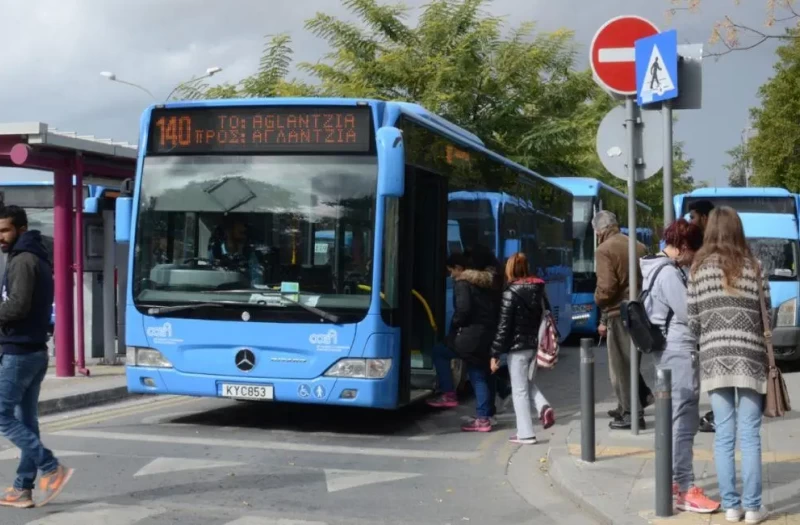 Έκκληση ΟΜΕΠΕΓΕ ΣΕΚ για μέτρα ασφάλειας σε λεωφορεία μετά από επίθεση