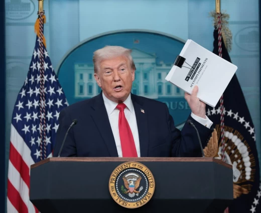 O Τραμπ συνεχάρη την NASA για την αποστολή στη Σελήνη και τώρα ζητά περικοπές 50% στο διαστημικό της πρόγραμμα