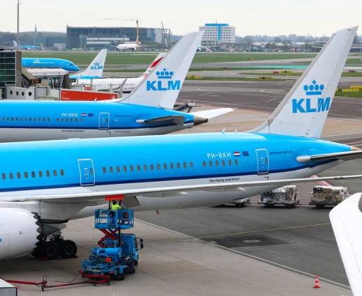 KLM: Ακυρώνει 150 πτήσεις λόγω εκτίναξης τιμών στα αεροπορικά καύσιμα