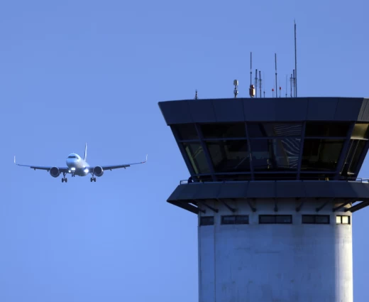 Επίσημα στο 30,7% η «βουτιά» τουριστών τον Μάρτιο – Στο 8,8% η μείωση το 3μηνο