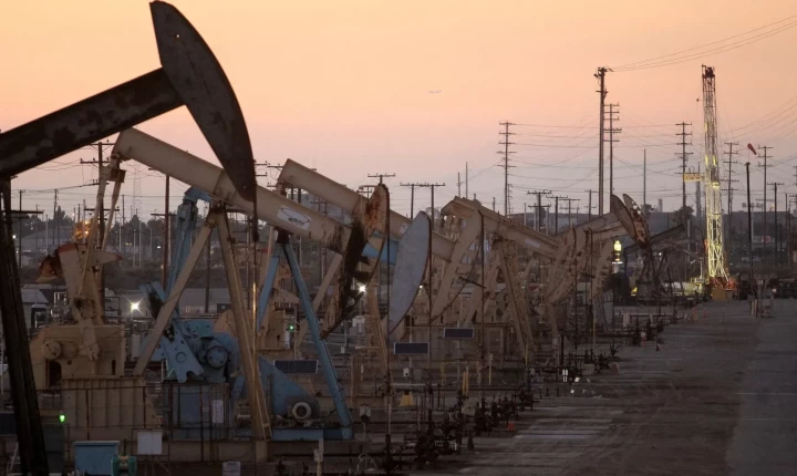 Το Ιράν ανοίγει τα Στενά - Κατακόρυφη πτώση στις τιμές πετρελαίου και άνοδος στα futures της Wall Street