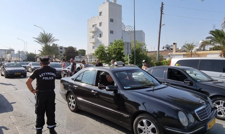 «Καρκίνωμα» για τον κλάδο των ταξί η πειρατεία - Στο παιχνίδι και οι Ισραηλίτες