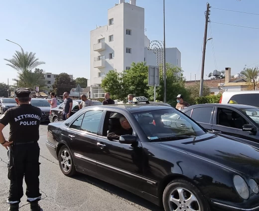 «Καρκίνωμα» για τον κλάδο των ταξί η πειρατεία - Στο παιχνίδι και οι Ισραηλίτες