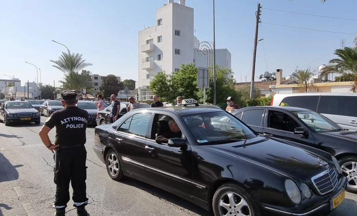 «Καρκίνωμα» για τον κλάδο των ταξί η πειρατεία - Στο παιχνίδι και οι Ισραηλίτες