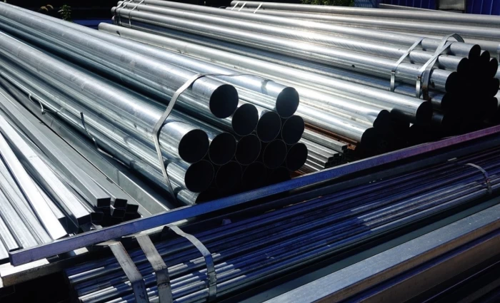 Βιομηχανικά μέταλλα: Ιστορικό ρεκόρ εν μέσω φόβων για «μαύρη τρύπα» στο αλουμίνιο