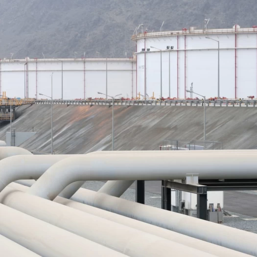 Σχέδια-μαμούθ για παράκαμψη του Ορμούζ με νέους αγωγούς και εναλλακτικές διαδρομές πετρελαίου