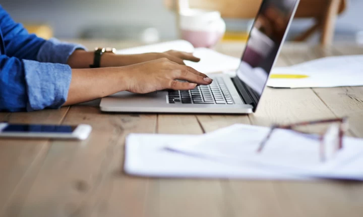 Επιμένει η ΕΕ: Τηλεργασία μία ημέρα την εβδομάδα – Τι θα προτείνει και γιατί