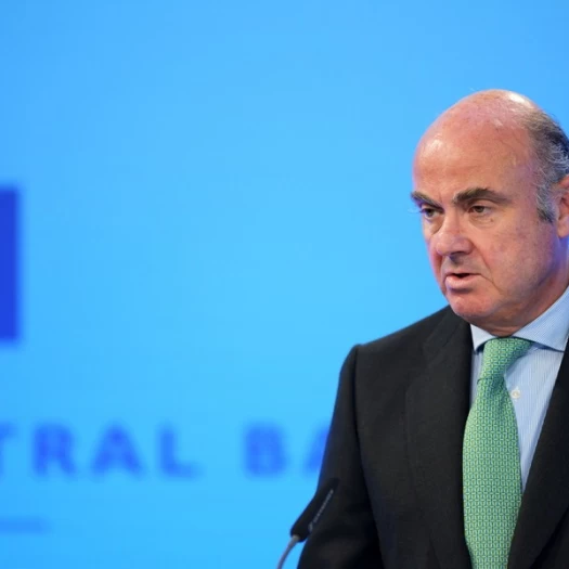 Λουίς ντε Γκίντος: Η νομισματική πολιτική δεν είναι πανίσχυρη – Η ΕΚΤ πρέπει να είναι συνετή
