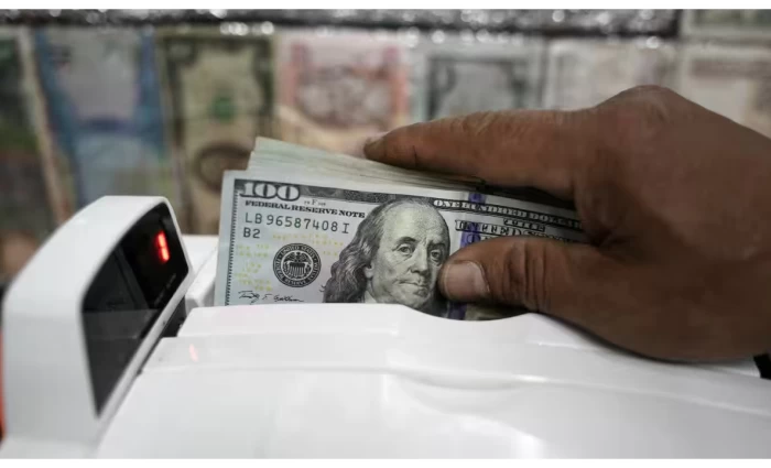 Ο πόλεμος ενίσχυσε το μερίδιο του δολαρίου στο παγκόσμιο εμπόδιο