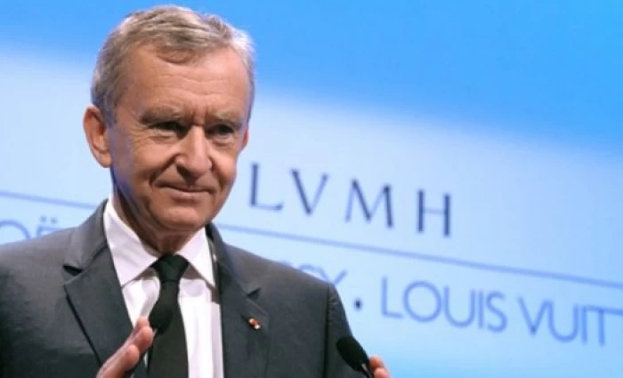 Προειδοποίηση από Μπερνάρ Αρνό: Κίνδυνος «παγκόσμιας καταστροφής» λόγω της κρίσης στη Μέση Ανατολή