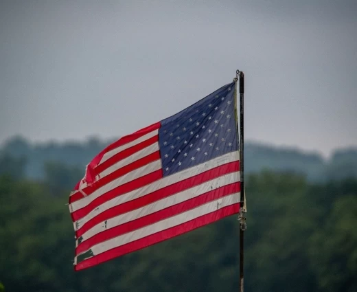 ΗΠΑ: Συγκρατημένο εμπορικό έλλειμμα - Κοντά σε χαμηλό διετίας οι αιτήσεις ανεργίας
