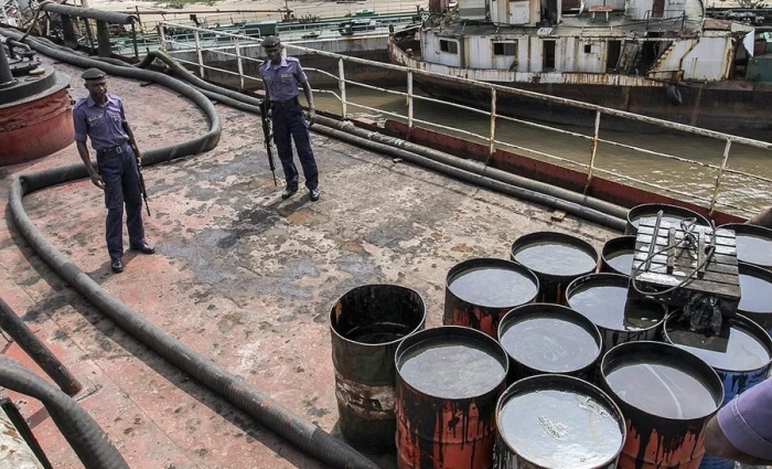 Στενά του Ορμούζ: Η Τεχεράνη συνεχίζει να φορτώνει πετρέλαιο σε δεξαμενόπλοια παρά τον αμερικανικό αποκλεισμό