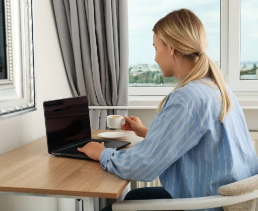 Τηλεργασία: Οι 8 πιο καλοπληρωμένες δουλειές χωρίς προϋπηρεσία το 2026