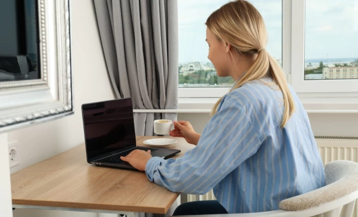 Τηλεργασία: Οι 8 πιο καλοπληρωμένες δουλειές χωρίς προϋπηρεσία το 2026