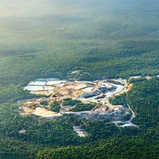 Η χώρα - έκπληξη που πλουτίζει από τον πόλεμο στο Ιράν