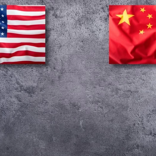 Reuters: Οι δασμοί στις ψηφιακές οθόνες θα μπορούσαν να βοηθήσουν στην αποφυγή της εξάρτησης του αμερικανικού στρατού από την Κίνα