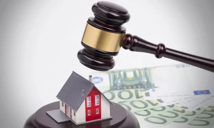 Βουλή: Πέρασαν τα δύο νομοσχέδια για εκποιήσεις