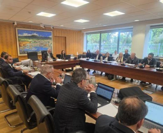 Συζητήθηκαν στην Επ. Εμπορίου οι αναπομπές για μικρές επιχειρήσεις και καταχρηστικές ρήτρες