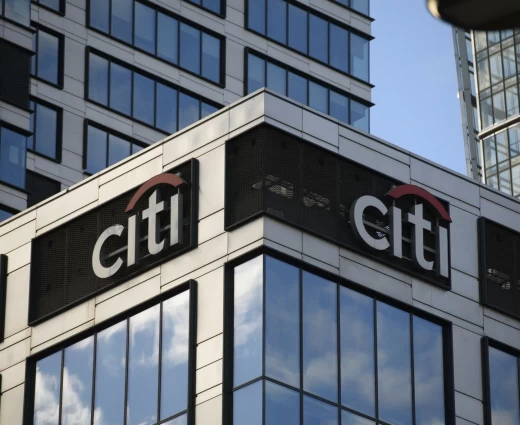 Citigroup: Μετατίθενται προς τα πίσω οι μειώσεις επιτοκίων από τη Fed