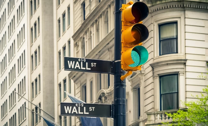 Wall Street: Ανεβαίνουν τα αμερικανικά futures εν μέσω ενίσχυσης των τιμών πετρελαίου